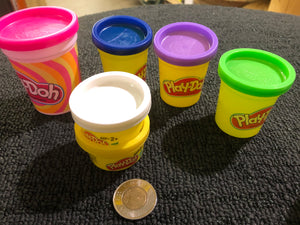 Cups with lids - Play-Doh (Playdough)